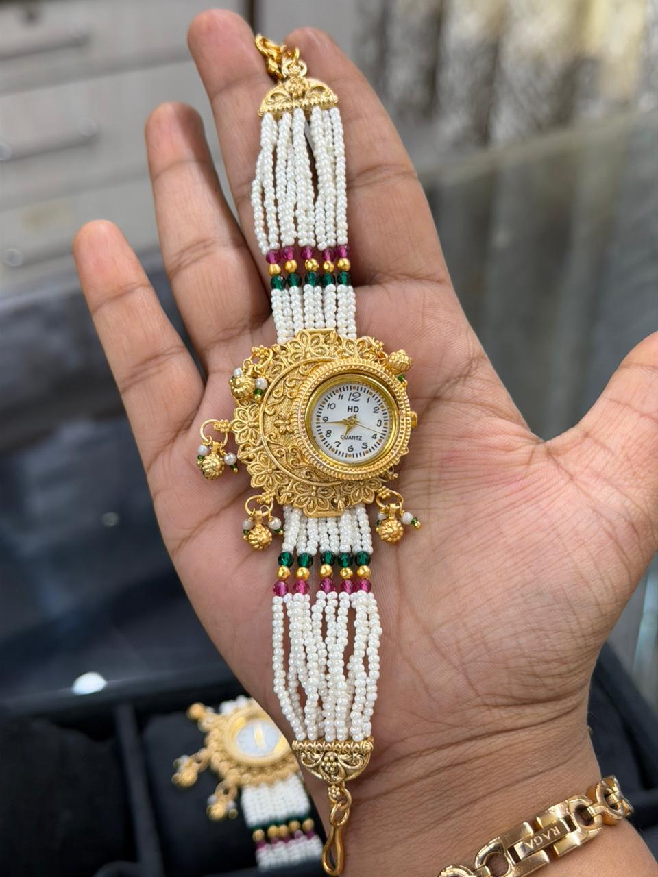 Viral Heritage Pearls Watch