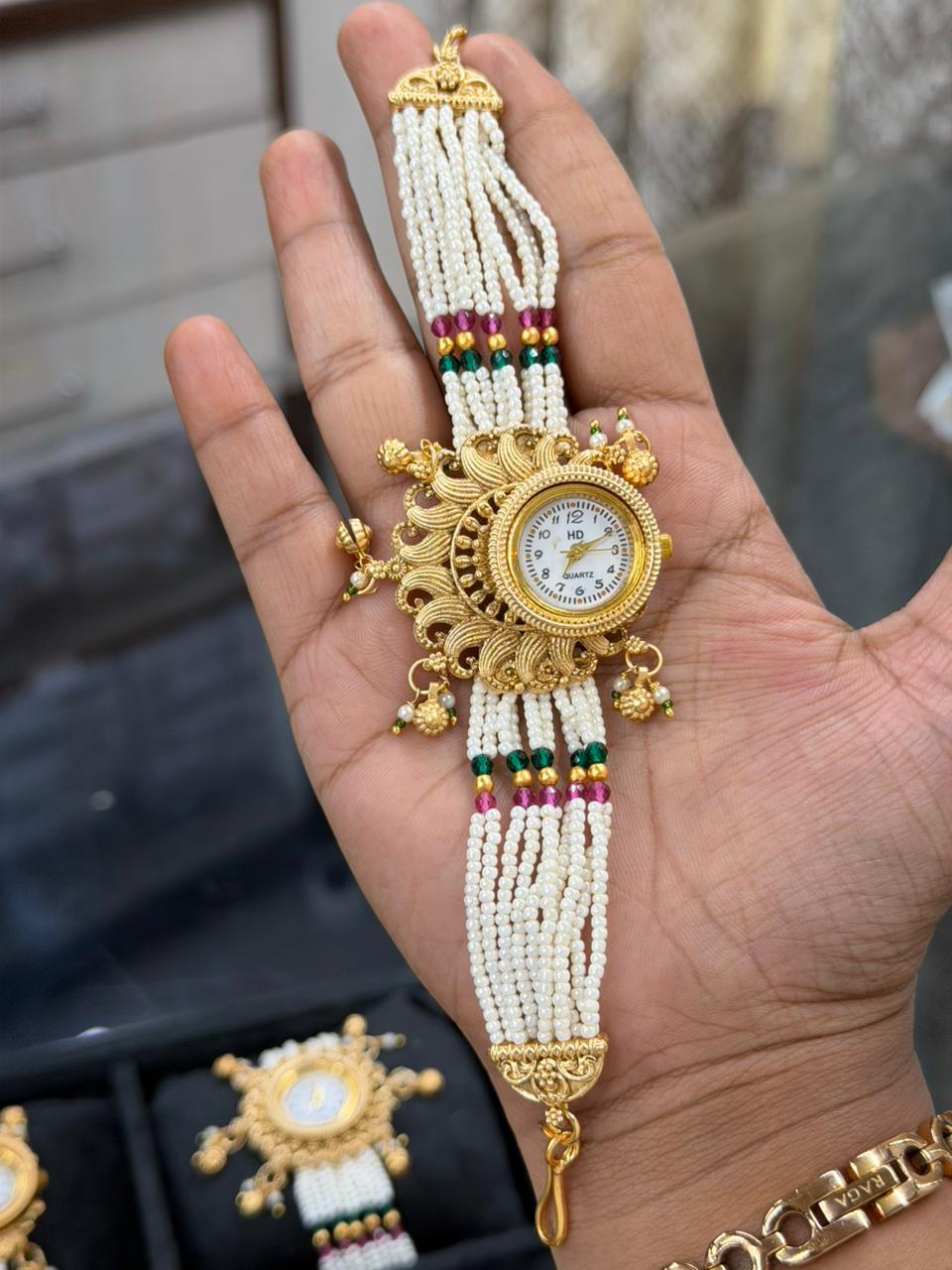 Heritage Pearls Viral Watch